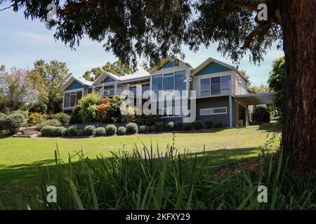 Villa im Landhausstil in Paynesville, Victoria, Australien Stockfoto