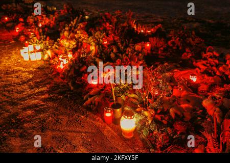 Impressionen eines Friedhofs auf dem Totensonntag oder des Ewigen Sonntags in Berlin, Deutschland, Gedenktag in Deutschland und der Schweiz, Gedenktag für Decea Stockfoto