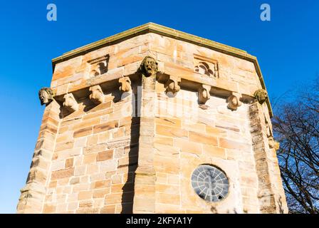 Ein achtkantiger Wasserturm oder ein Kanalhaus aus dem 18.. Jahrhundert in Durham City, Co. Durham, England, Großbritannien Stockfoto