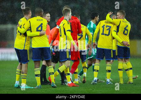 19.. November 2022; Eleda Stadion, Malmö, Schweden, International Football Friendly Sweden versus Algeria; Schwedisches Team zufrieden mit dem Sieg über Algerien bis 2-0 Stockfoto