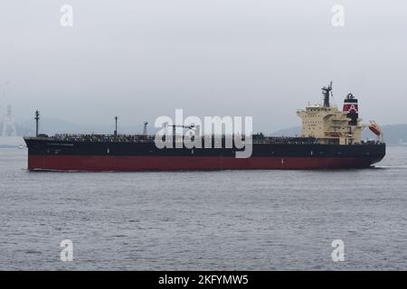 Präfektur Kanagawa, Japan - 13. August 2021: HERRLICHER SONNENSCHEIN (IMO: 9858840), Öl- und Chemietanker auf der Fahrt in der Bucht von Tokio. Stockfoto
