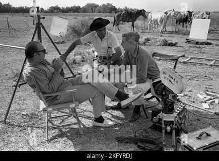 Leopoldo Torre Nilsson, argentinischer Filmemacher, während der Schießerei Martín Fierro, Buenos Aires, Argentinien, 1968 Stockfoto