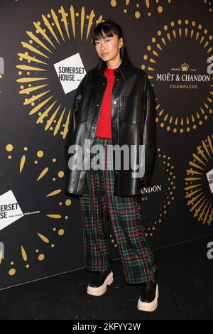 Mimi Xu besucht gemeinsam mit Moët & Chandon Skate im Somerset House Stockfoto