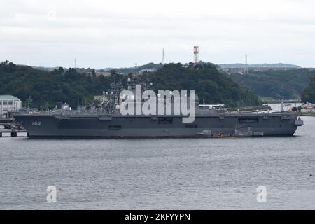 Präfektur Kanagawa, Japan - 05. September 2021: Japan Maritime Self-Defense Force JS Ise (DDH-182), Hubschrauberzerstörer der Hyuga-Klasse. Stockfoto