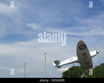 Nachbildung der Supermarine Spitfire K5054 am Southampton Airport, Hampshire, England. Stockfoto