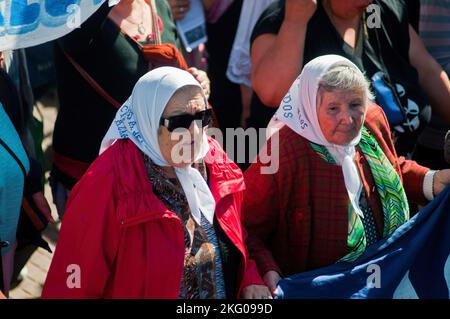 Buenos Aires, Argentinien. 27. Oktober 2011. Hebe de Bonafini, historische Leiterin der Mütter der Plaza de Mayo und Menschenrechtsaktivistin. Hebe de Bonafini starb am 20. November 2022 im Alter von 93 Jahren im Krankenhaus Italiano in La Plata, Buenos Aires. (Bild: © Patricio Murphy/SOPA Images via ZUMA Press Wire) Stockfoto