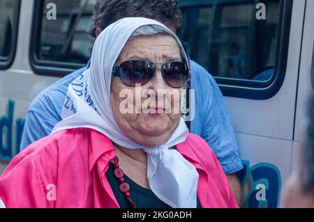 Buenos Aires, Argentinien. 03. Januar 2013. Hebe de Bonafini, historische Leiterin der Mütter der Plaza de Mayo und Menschenrechtsaktivistin. Hebe de Bonafini starb am 20. November 2022 im Alter von 93 Jahren im Krankenhaus Italiano in La Plata, Buenos Aires. (Foto von Patricio Murphy/SOPA Images/Sipa USA) Quelle: SIPA USA/Alamy Live News Stockfoto