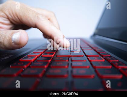 Babys, Hintergrund, Flasche, Kapsel, Pflege, Todesursache, Kinder, Kinder Outreach, Nahaufnahme, Konzept, Container, Gefahr, Tod, Verwirrung, d Stockfoto