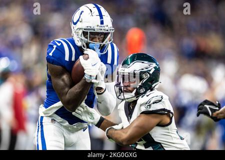 Indianapolis, Indiana, USA. 20.. November 2022. Indianapolis Colts Wide Receiver Parris Campbell (1) fängt den Ball beim NFL-Spiel gegen die Philadelphia Eagles in Indianapolis, Indiana. John Mersits/CSM/Alamy Live News Stockfoto
