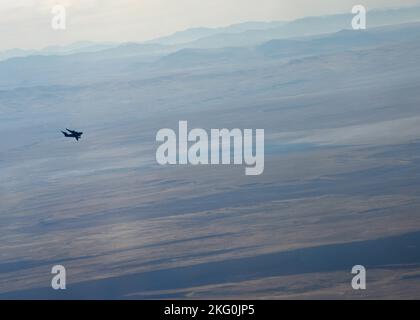 Ein C-17 Globemaster III-Flugzeug vom 62d Airlift Wing fliegt während der Übung Rainier war 22B, 19. Oktober 2022 über Idaho. Rainier war ist nicht nur die Priorisierung der Luftwaffe, sondern auch die umfassende Übung des Luftwaffenflügels 62d, mit der Multi-Capable Airmen trainiert werden. Stockfoto