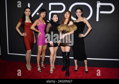 (L-R) Julia Abueva, Kate Mina Lin, Amy Keum, Min und Kim Bohyung nehmen