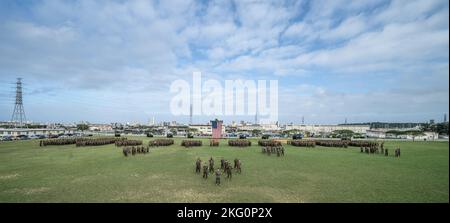 Combat Logistics Regiment 3, 3. Marine Logistics Group, hält eine Regimentshilfe Zeremonie für Sgt. Maj. Marcos Cordero, über Camp Foster, Okinawa, Japan, Oktober 21, 2022. Stockfoto