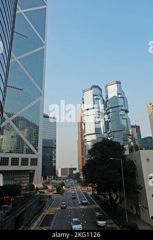 Außenarchitektur in der Tsim Sha Tsui Street, eine der beliebtesten Touristenattraktionen zum Einkaufs-, Gastronomie- und Finanzviertel - Hong Kong Stockfoto