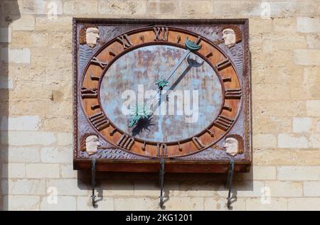 Leon Kathedrale Westturm mit Uhr, Leon, Spanien. Nahaufnahme Stockfoto