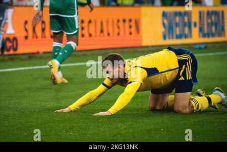 Malmoe, Schweden. 19., November 2022. Viktor Claesson (7) aus Schweden während der Fußballfreundschaften zwischen Schweden und Algerien im Eleda Stadion in Malmoe. (Foto: Gonzales Photo - Joe Miller). Stockfoto