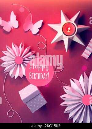 Tag „alles gute zum Geburtstag“. Papierfächer, Schmetterlinge, Blumen und Kerze. Flache Laie mit Springtime Ornamenten, Dekorationen, Geschenkbox auf leuchtendem Magenta Stockfoto