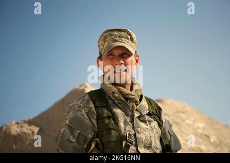 CHRISTIAN SLATER in SOLDIERS OF FORTUNE (2012), Regie: MAKSIM KOROSTYSHEVSKY. Quelle: Globus-Film / Album Stockfoto