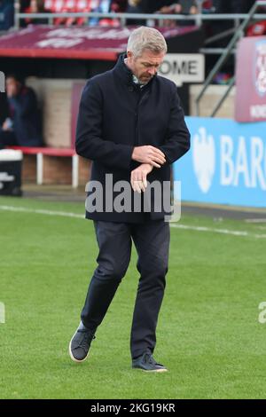 DAGENHAM ENGLAND - NOVEMBER 20 : Willie Kirk, Managerin der Leicester City Women, während des Vormatchwarmer während des Barclays Women's Super League-Spiels Stockfoto