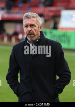 DAGENHAM ENGLAND - NOVEMBER 20 : Willie Kirk, Managerin der Leicester City Women, während des Vormatchwarmer während des Barclays Women's Super League-Spiels Stockfoto