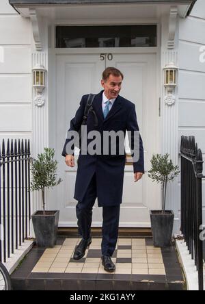 London, England, Großbritannien. 21.. November 2022. Schatzkanzler JEREMY HUNT wird gesehen, wie er sein Haus verlässt. (Bild: © Tayfun Salci/ZUMA Press Wire) Bild: ZUMA Press, Inc./Alamy Live News Stockfoto