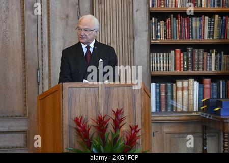 König Carl XVI Gustaf überreicht den Preis des Jahres von König Carl XVI Gustaf (S.M Konung Carl XVI Gustafs pris Arets Nybyggare) in Stockholm, Schweden, N. Stockfoto
