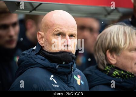 Oslo, Norwegen. 20.. November 2022. Cheftrainer Staale Solbakken aus Norwegen beim Fußballfreundschaftsspiel zwischen Norwegen und Finnland im Ullevaal Stadion in Oslo. (Foto: Gonzales Photo/Alamy Live News Stockfoto