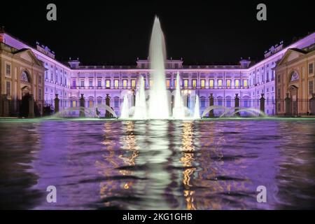 Historische Brunnen vor der VIlla reale Monza, Lombardei, Italien Stockfoto