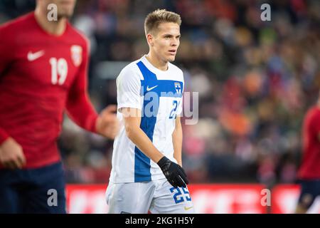 Oslo, Norwegen. 20.. November 2022. Niilo Maenpaa (25) aus Finnland beim Fußballfreundschaftsspiel zwischen Norwegen und Finnland im Ullevaal Stadion in Oslo. (Foto: Gonzales Photo/Alamy Live News Stockfoto