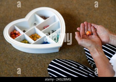 Katholische Kirche. Katechismus für Kinder. Unterrichtsmaterialien. Schweiz. Stockfoto