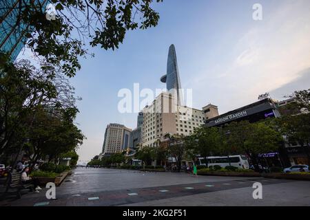 Ho-Chi-Minh-Stadt, Vietnam - 07. November 2022: Der Bitexco Financial Tower ist ein Wolkenkratzer in Ho-Chi-Minh-Stadt oder Saigon in Vietnam. Zweithöchstes Gebäude Stockfoto