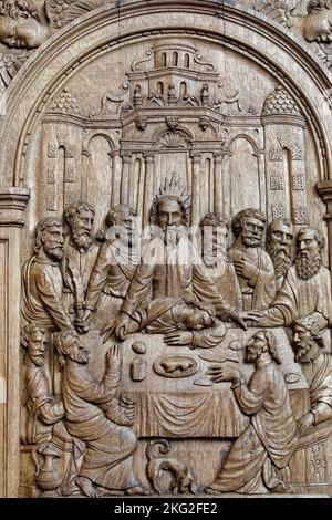 Kathedrale Saint Julien, Le Mans, Frankreich. Relief aus dem 16.. Jahrhundert in der Sakristei Stockfoto