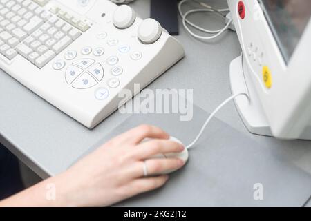 Hand auf der Maus im Krankenhaus, Medical Concept Stockfoto