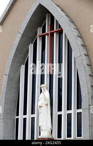 Katholische Kirche. Statue der heiligen Katharina von Siena. Bien Hoa. Vietnam. Stockfoto