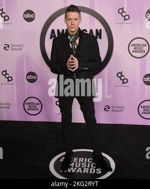 Los Angeles, USA. 20.. November 2022. Tobias Forge of Ghost kommt bei den American Music Awards 2022 an, die am Sonntag, dem 20. November 2022, im Microsoft Theater in Los Angeles, CA, verliehen wurden. (Foto: Sthanlee B. Mirador/Sipa USA) Quelle: SIPA USA/Alamy Live News Stockfoto