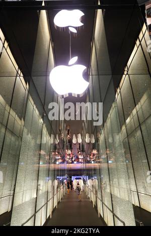 Apple Store in Yas Mall in Abu Dhabi, Vereinigte Arabische Emirate. Abu Dhabi. Vereinigte Arabische Emirate. Stockfoto