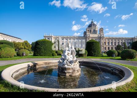 Brunnen am Maria-Theresien-Platz in Wien, Österreich Europa EU Stockfoto