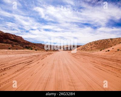 Die Schotterwege zum und vom Antelope Canyon in Arizona, USA Stockfoto