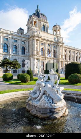 Brunnen am Maria-Theresien-Platz in Wien, Österreich Europa EU Stockfoto