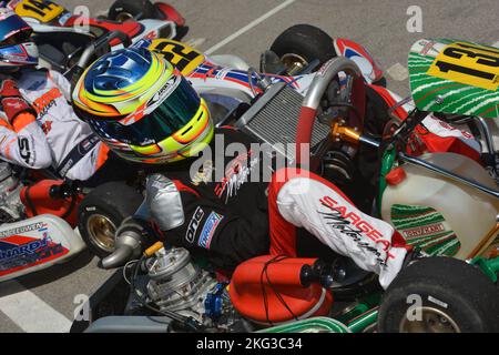 Logan Sargeant ist ein amerikanischer Rennfahrer, 2022 trat er mit Carlin an der FIA Formel 2-Meisterschaft an, er wird für Williams Racing in der Formel-1-Weltmeisterschaft 2023 fahren, nachdem er über die Williams Driver Academy seinen Abschluss gemacht hat. Stockfoto