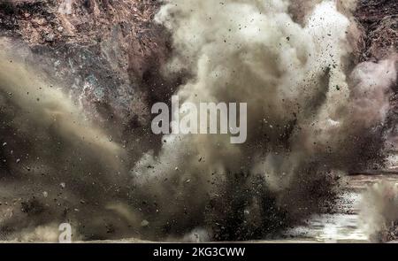 Nahaufnahme einer Explosion auf dem Bergbaugelände Stockfoto