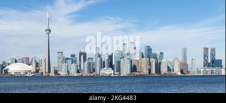 Panoramablick auf die Skyline von Toronto, Blick von Centre Island, Ontario, Kanada Stockfoto