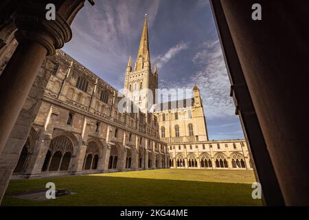 Norwich - 22 2022. Mai: Kathedrale von Norwich in Norfolk, England. Stockfoto