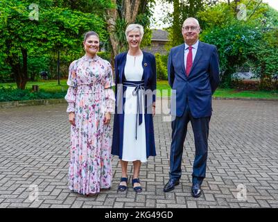 Kronprinzessin Victoria von Schweden und die schwedische Botschafterin Caroline Vicini mit ihrem Mann Massimo Vicini nahmen an einem Empfang in der schwedischen Botschaft Teil Stockfoto