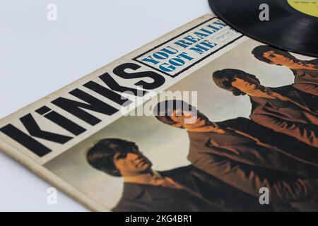 Pop- und Rockband, The Kinks, Musikalbum auf Vinyl-Schallplatte. Betitelt: Du hast mir wirklich ein Album Cover gegeben Stockfoto
