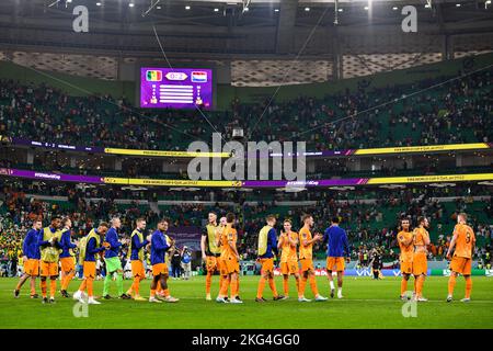 DOHA, KATAR - NOVEMBER 21: Remko Pasveer aus den Niederlanden, Jurrien Timber aus den Niederlanden, Matthijs de Ligt aus den Niederlanden, Virgil van Dijk aus den Niederlanden, Nathan Ake aus den Niederlanden, Stefan de Vrij aus den Niederlanden, Steven Bergwijn aus den Niederlanden, Cody Gakpo aus den Niederlanden, Luuk de Jong aus den Niederlanden, Memphis Depay aus den Niederlanden, Steven Berghuis aus den Niederlanden, Noa lang aus den Niederlanden, Justin Bijlow aus den Niederlanden, Davy Klaassen aus den Niederlanden, Marten de Roon aus den Niederlanden, Tyrell Malacia aus den Niederlanden, Daley Blind aus den Niederlanden Stockfoto