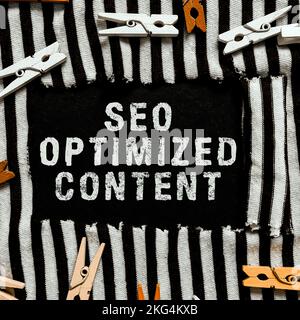 Text mit Inspiration Seo Optimized Content, Word, um Webseiten für Suchmaschinen attraktiv zu machen Stockfoto