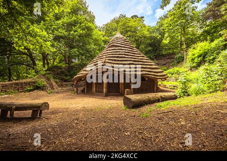 Beeston - 25 2022. Mai: Ruinen von Beeston Caslte, England. Stockfoto