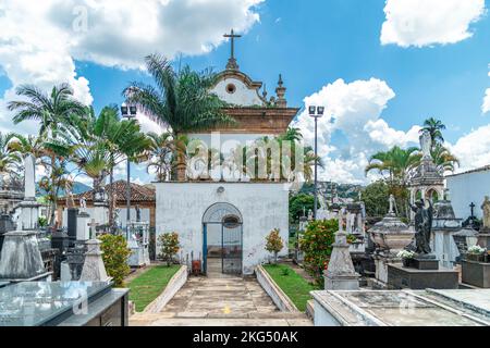 Sao Joao del Rei - 5. März 2022: Kirche von San Francisco, Friedhof Stockfoto