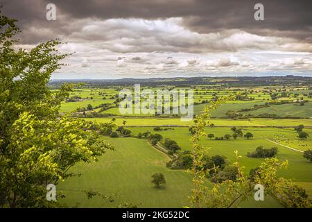 Beeston - 25 2022. Mai: Ruinen von Beeston Caslte, England. Stockfoto