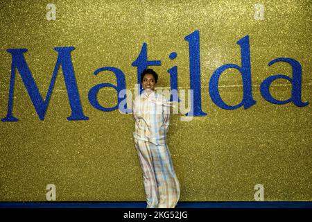 London, Großbritannien. 21. November 2022. Sindhu Vee (Mrs Phelps) nimmt an der britischen Gala-Vorführung von Roald Dahls ‘Matilda: The Musical’ im Curzon Mayfair Teil. Kredit: Stephen Chung / Alamy Live Nachrichten Stockfoto